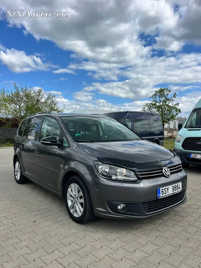 Volkswagen Touran 2012 – fotografie vozu