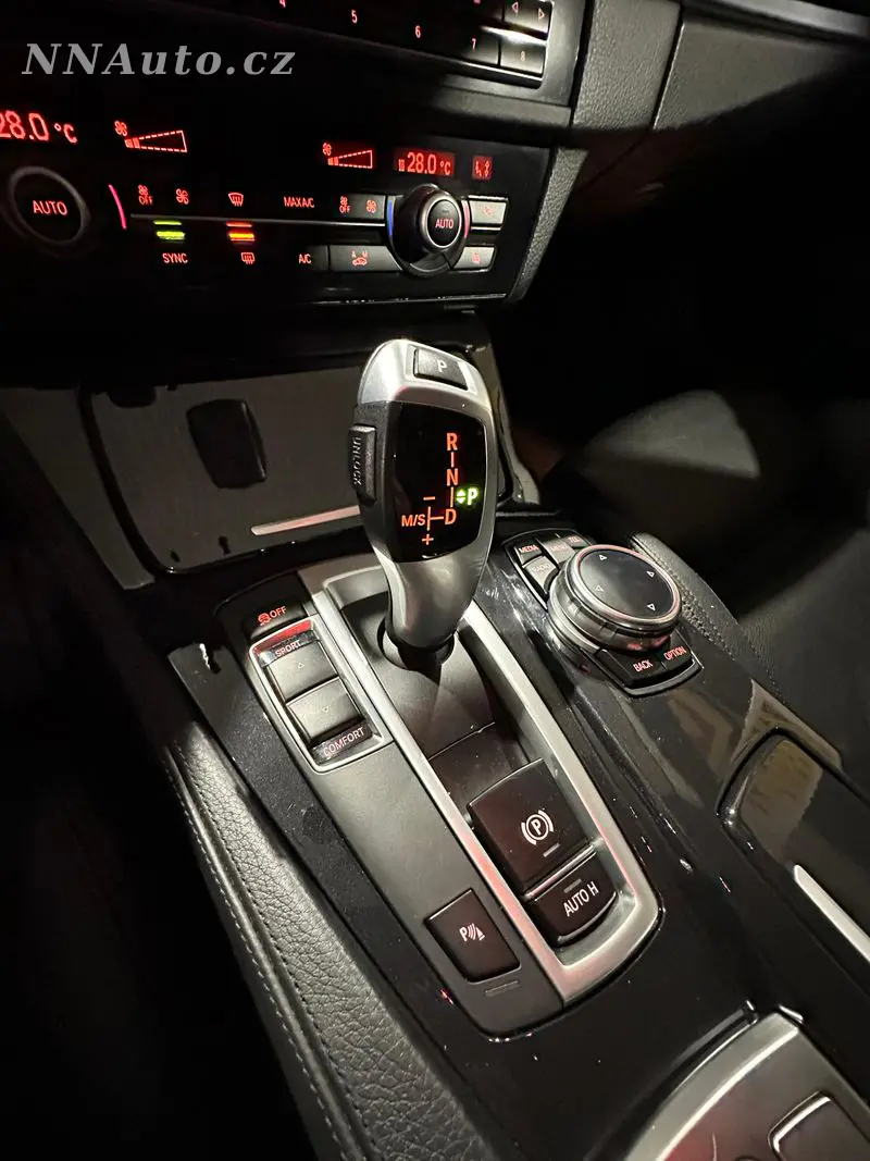 BMW 5-Series-Touring – foto 9