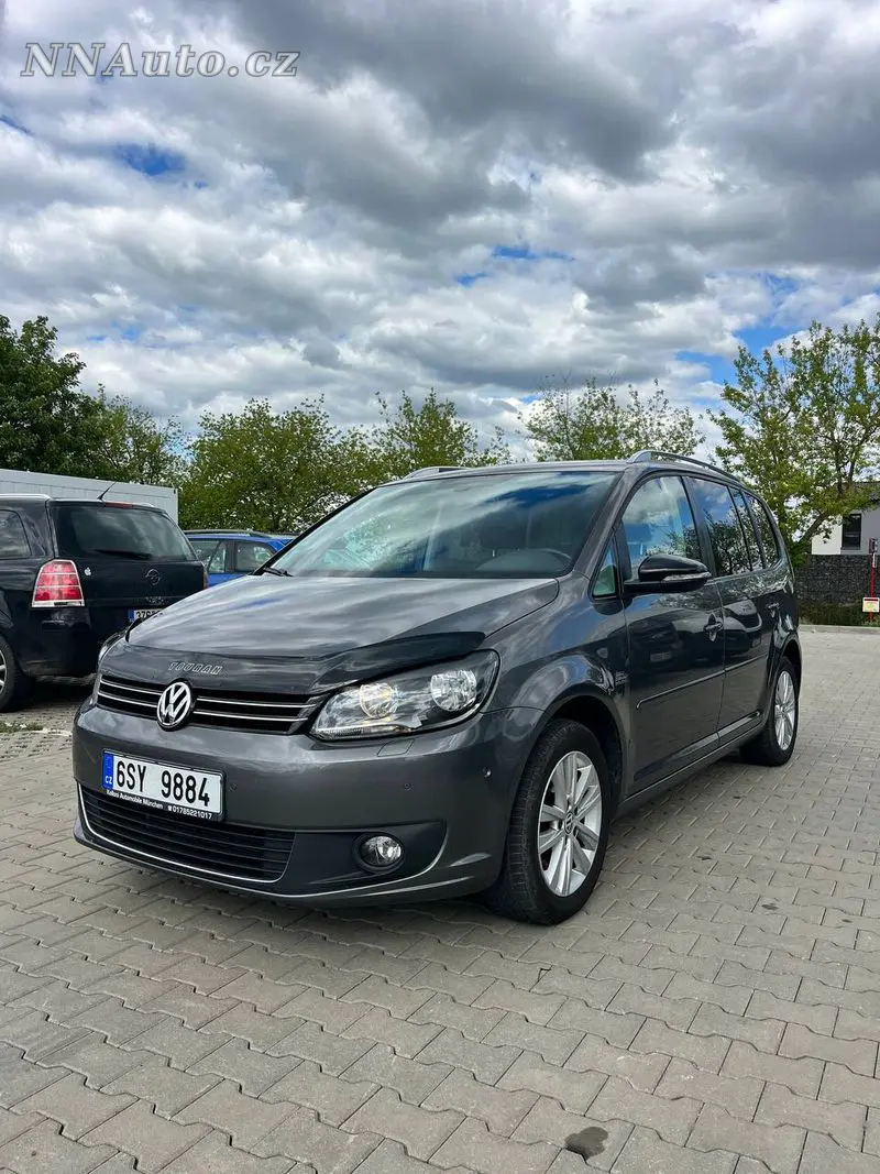 Volkswagen Touran 2012 – fotografie vozu