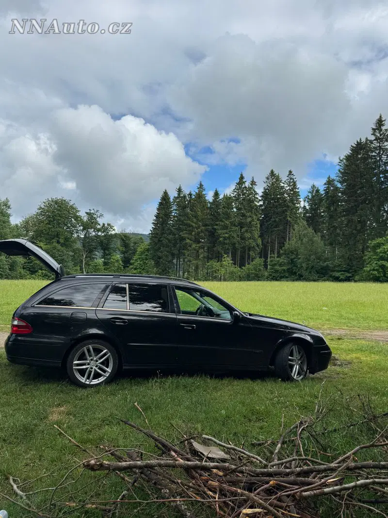 Mercedes-Benz E-Class 2004 – fotografie vozu