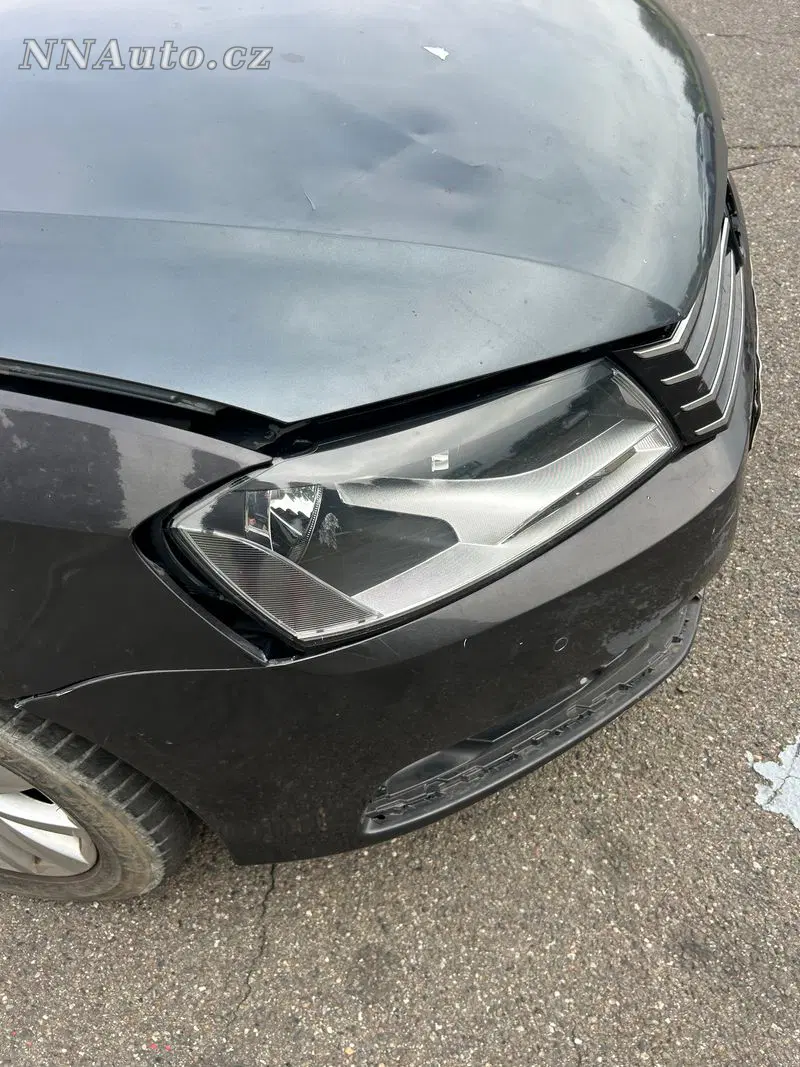 Volkswagen Passat 2011 – fotografie vozu