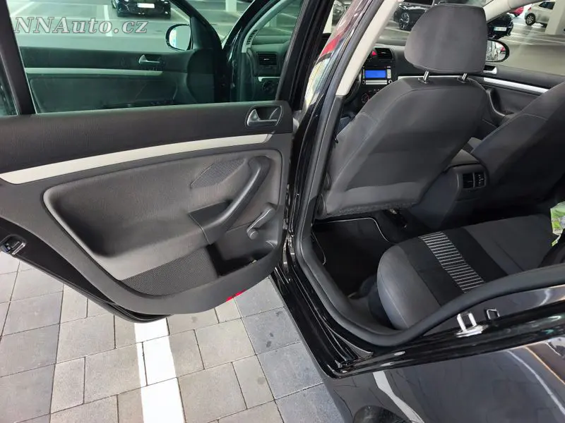 Volkswagen Golf 2008 – fotografie vozu