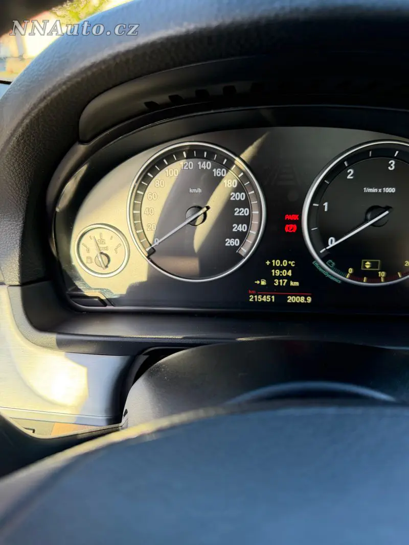 BMW 5 Series 2010 – fotografie vozu