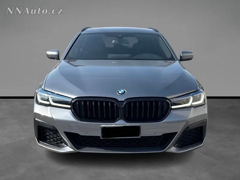 BMW 5 Series 2021 – fotografie vozu