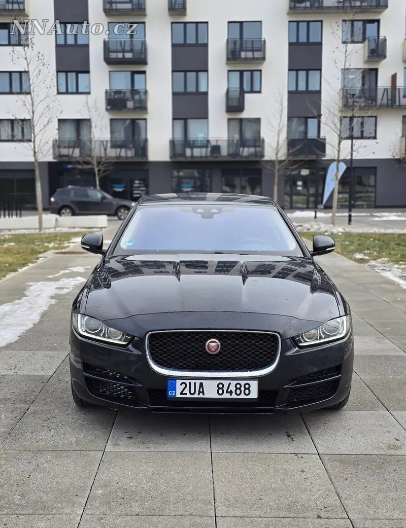 Jaguar Xe – foto 2