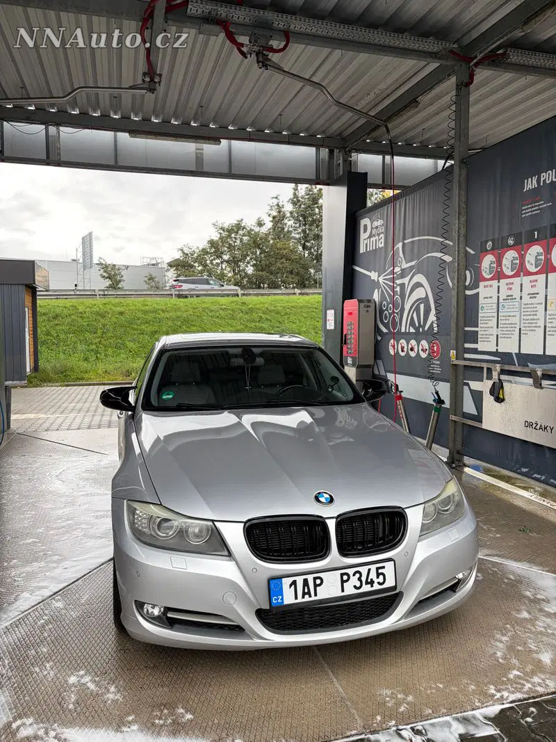BMW 3 Series 2011 – fotografie vozu