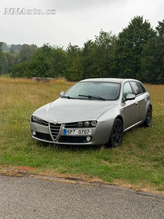 Alfa Romeo Giulia 2006 – fotografie vozu