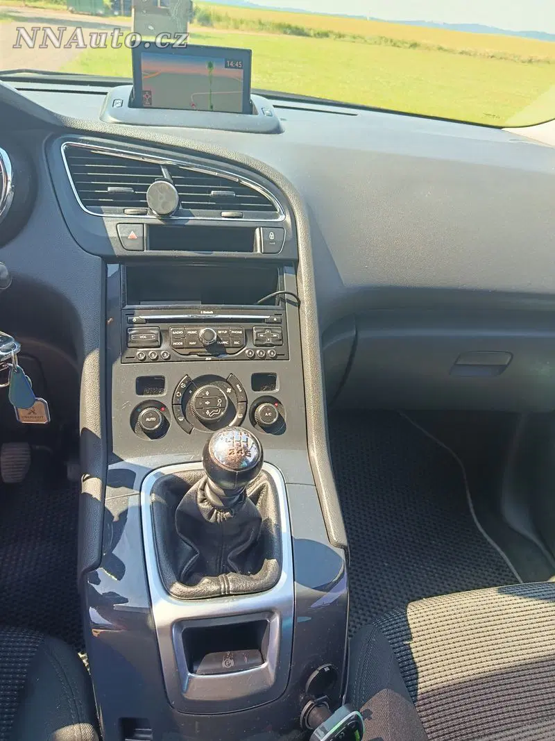 Peugeot 5008 2010 – fotografie vozu