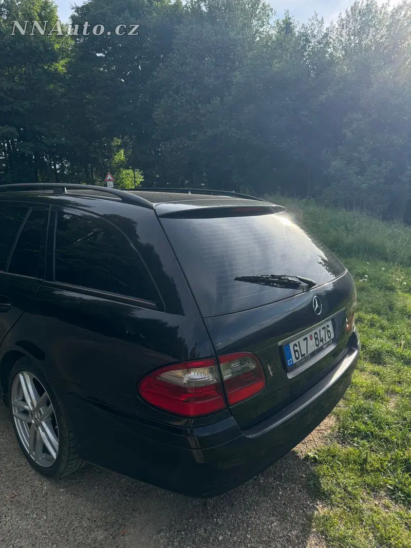 Mercedes-Benz E-Class 2004 – fotografie vozu