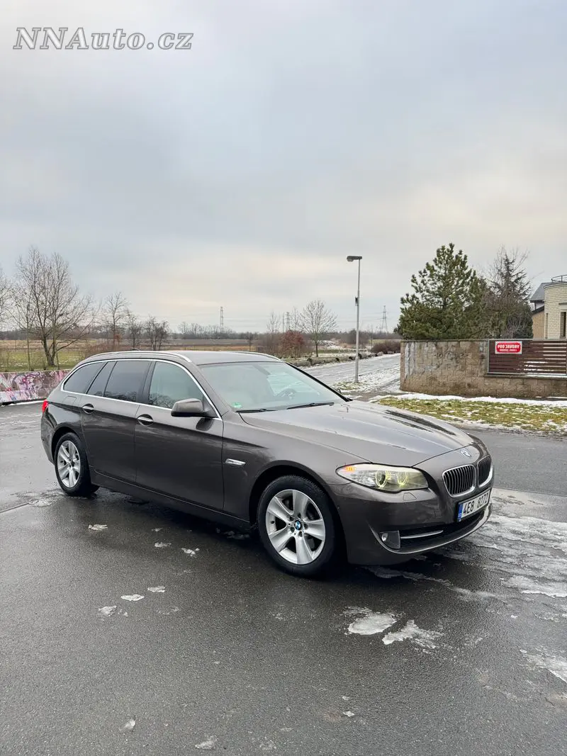 BMW 5 Series Touring 2010