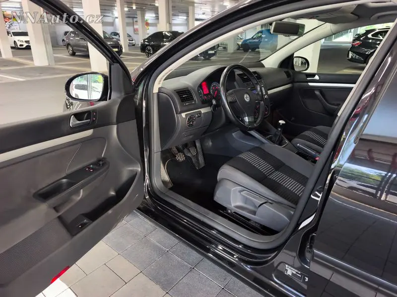 Volkswagen Golf 2008 – fotografie vozu