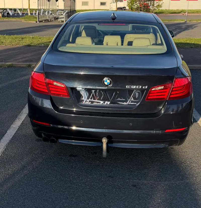 BMW 5 Series 2010 – fotografie vozu