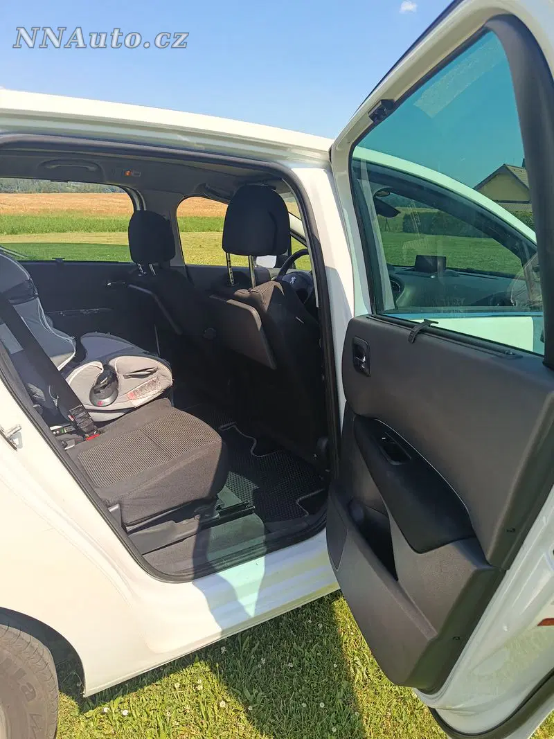 Peugeot 5008 2010 – fotografie vozu
