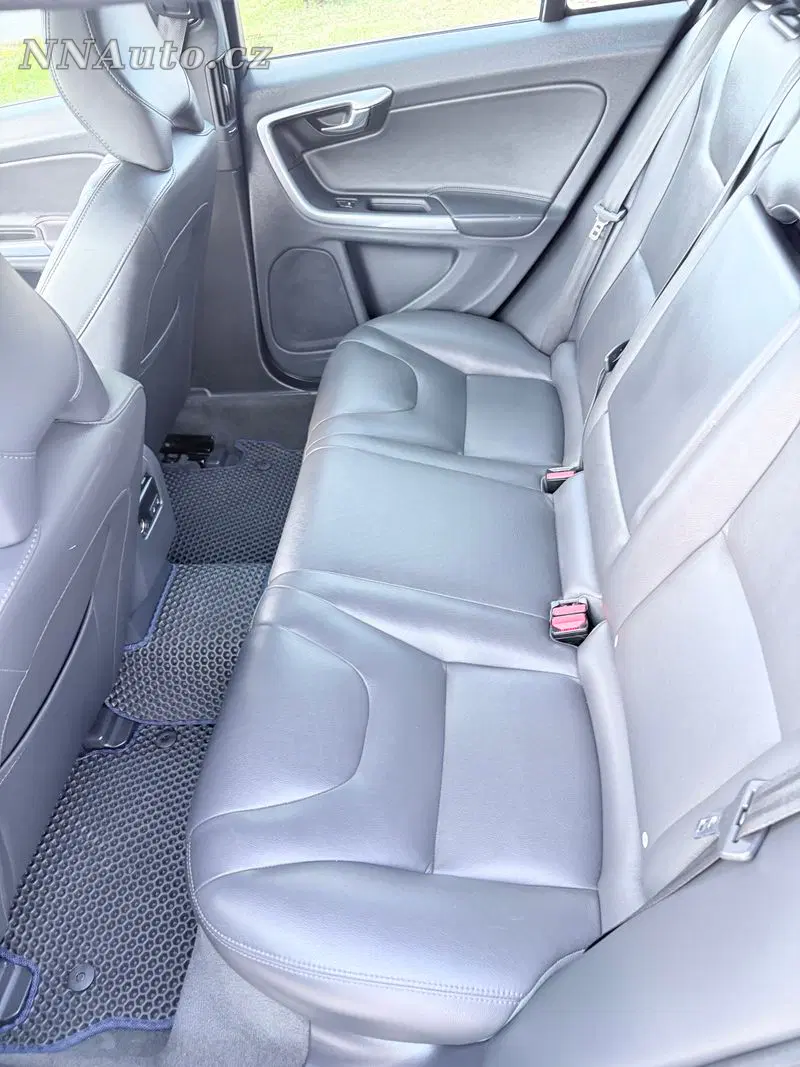 Volvo V60 2015 – fotografie vozu