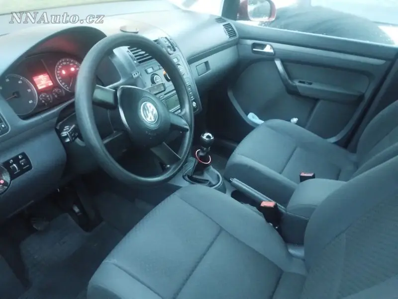 Volkswagen Touran – foto 8