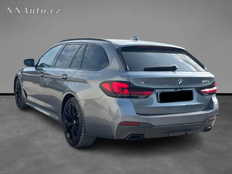 BMW 5 Series 2021 – fotografie vozu