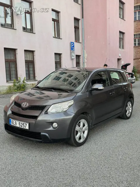 Toyota Urban Cruiser benzín