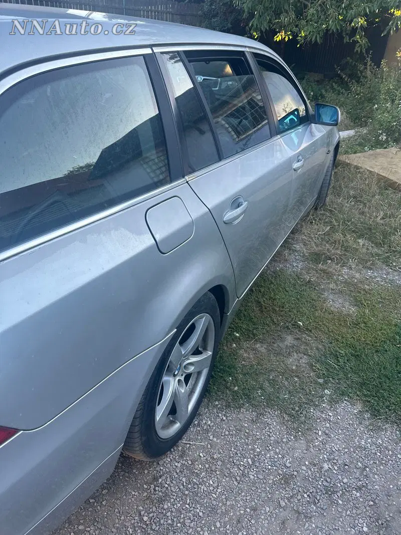 BMW 5 Series 2005 – fotografie vozu