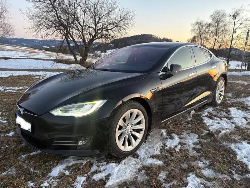 Tesla Model-s 2018