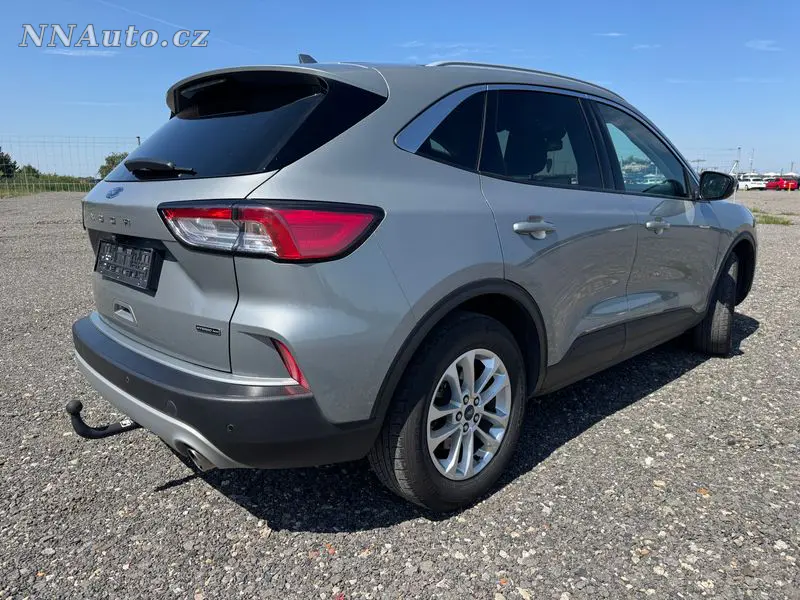 Ford Kuga 2023 – fotografie vozu