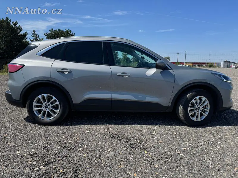 Ford Kuga 2023 – fotografie vozu