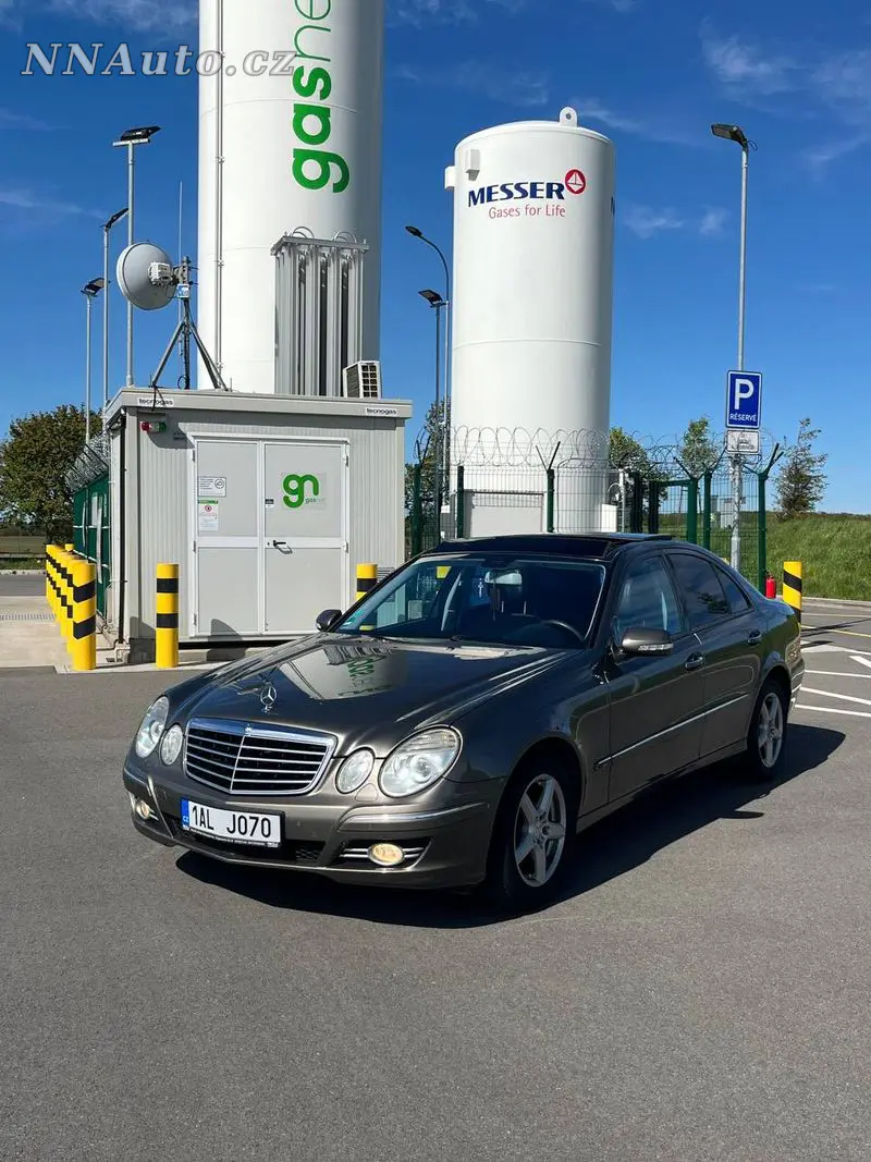 Mercedes-benz E-Class – foto 2