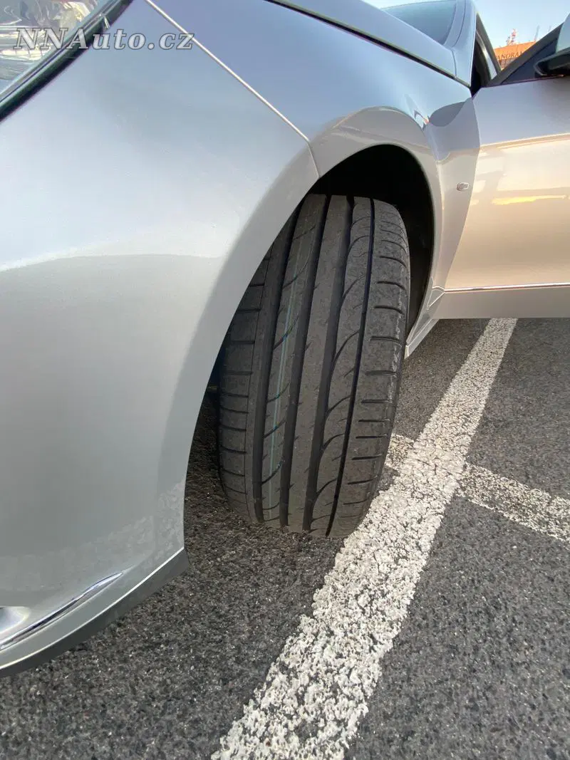 Mercedes-Benz E-Class 2009 – fotografie vozu