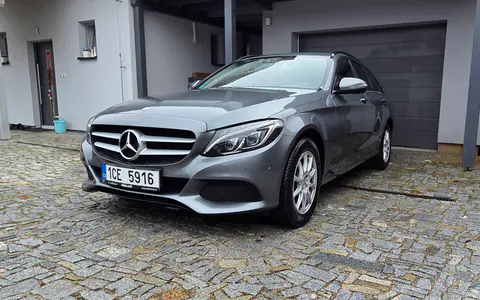 Mercedes-Benz C, servisováno