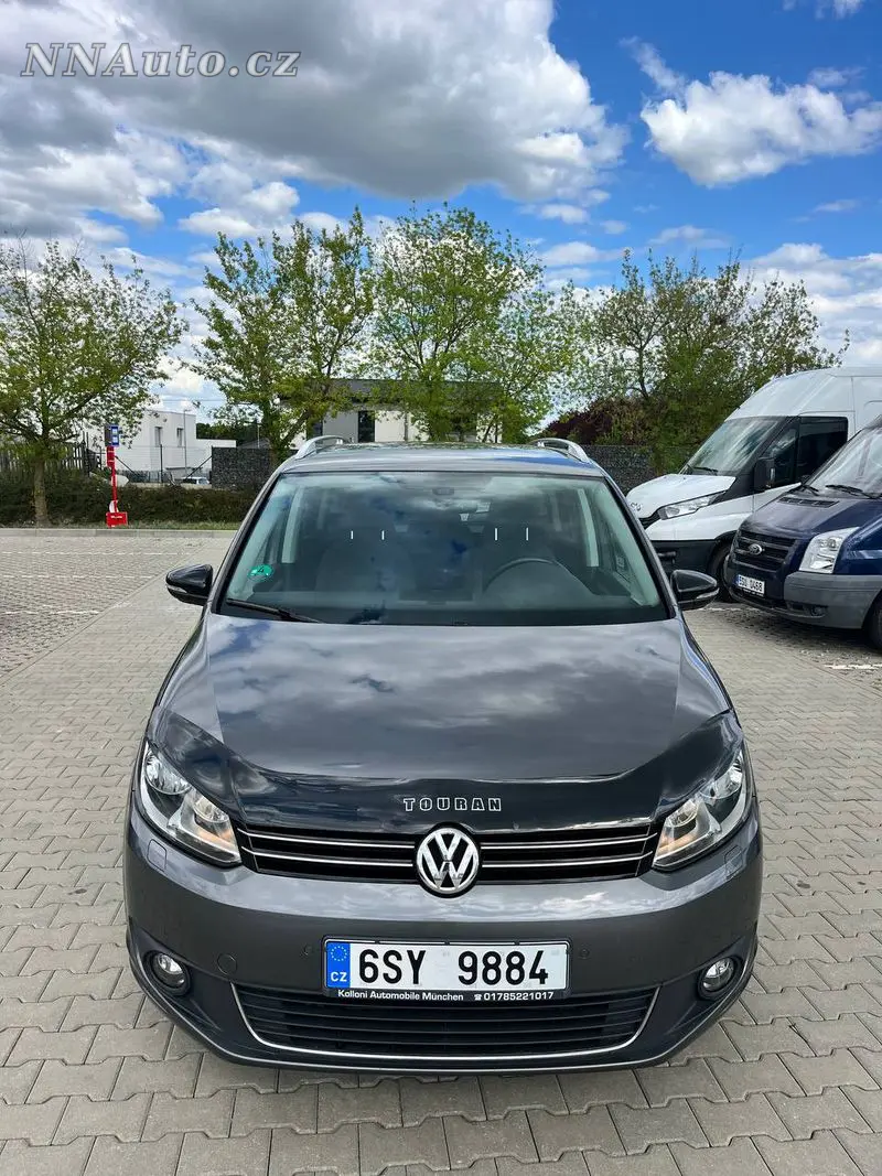 Volkswagen Touran 2012 – fotografie vozu