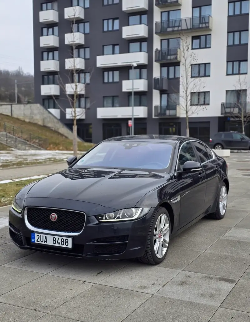 Jaguar Xe 2016