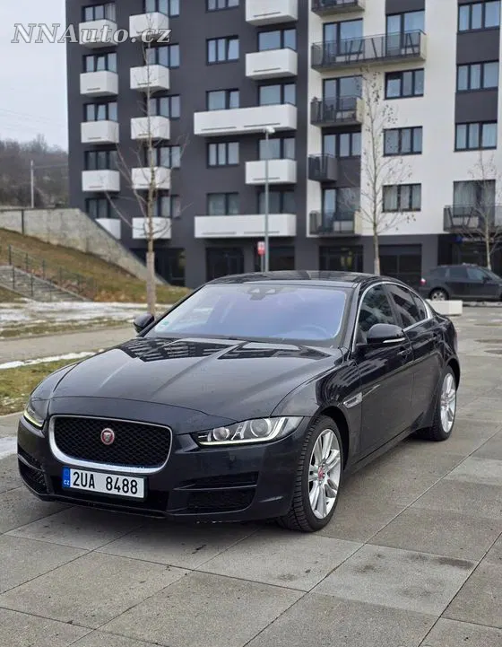 Jaguar Xe 2016 na prodej – hlavní fotografie