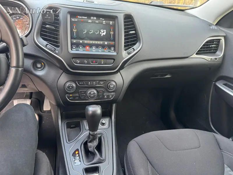 Jeep Cherokee – foto 6