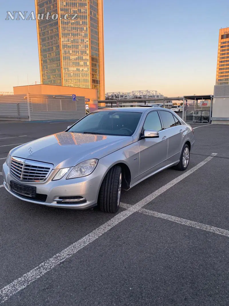Mercedes-Benz E-Class 2009 – fotografie vozu