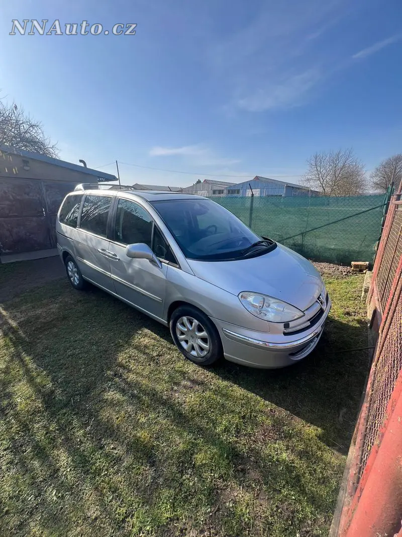 Peugeot E-2008 – foto 2