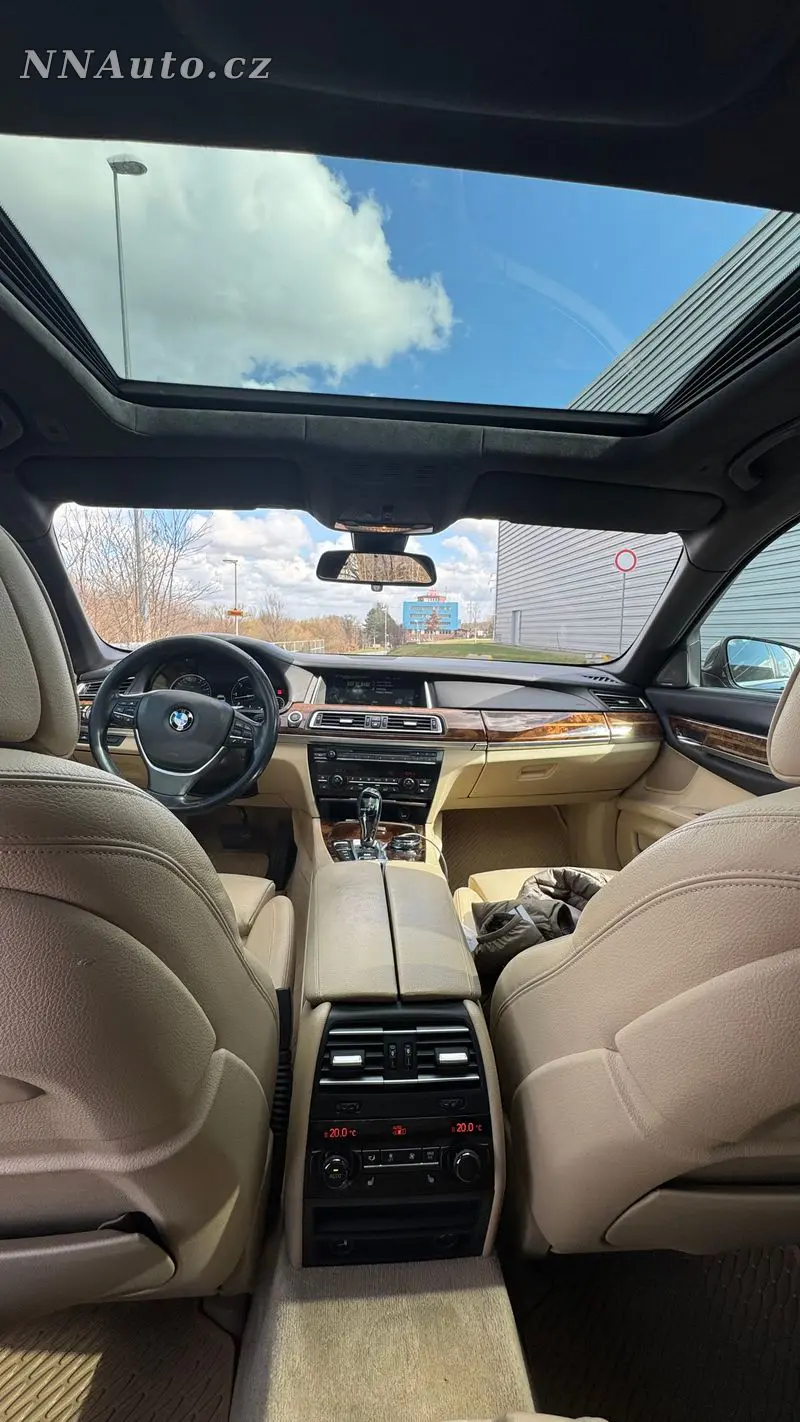 BMW 7 Series 2013 – fotografie vozu