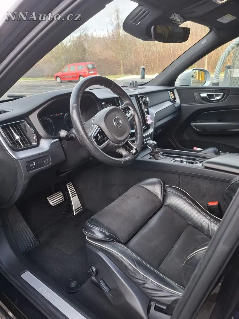 Volvo XC60 2018 – fotografie vozu