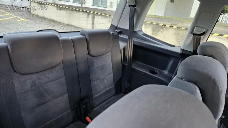Volkswagen Touran – foto 10