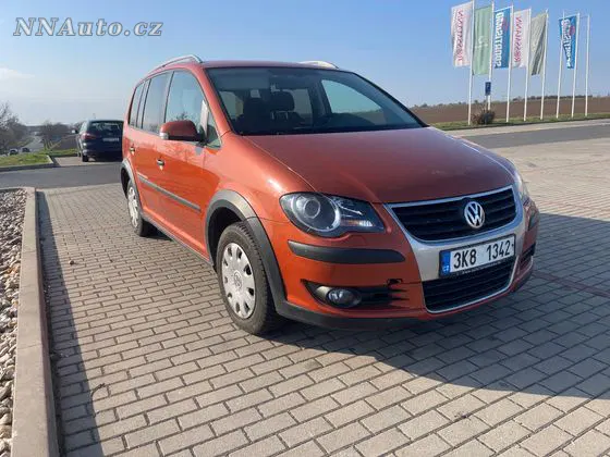 Volkswagen Touran 2008 na prodej – hlavní fotografie