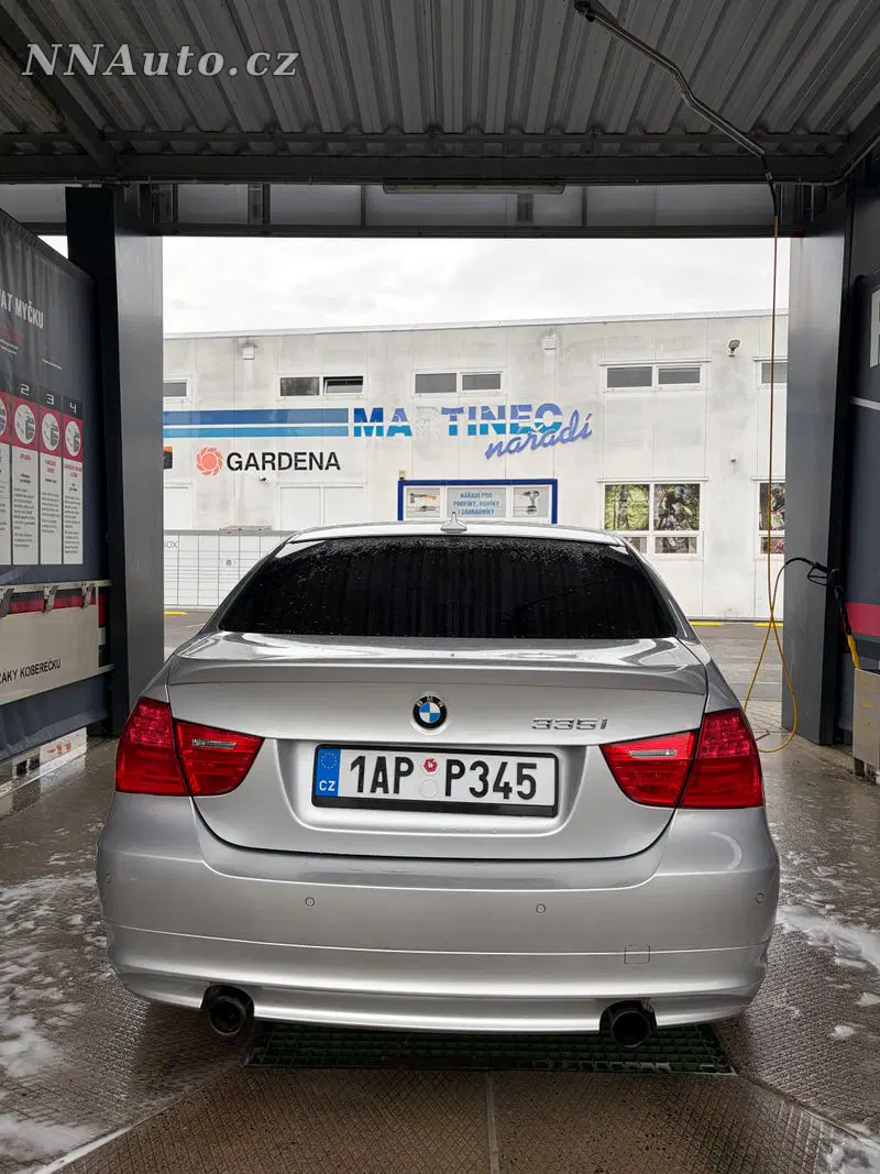 BMW 3 Series 2011 – fotografie vozu
