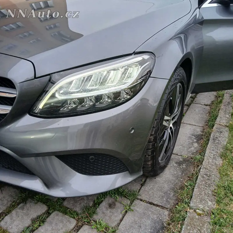 Mercedes-Benz C-Class 2019 – fotografie vozu