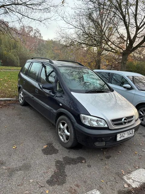 Opel Zafira 2.0 DTi 74kW 5 míst Tažný