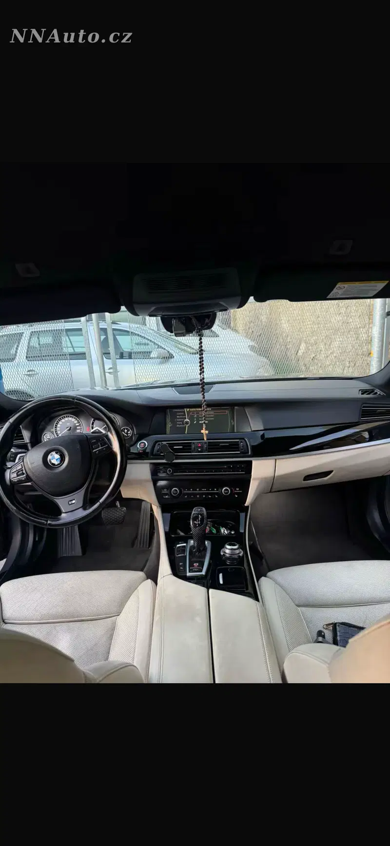 BMW 5 Series Touring 2012 – fotografie vozu