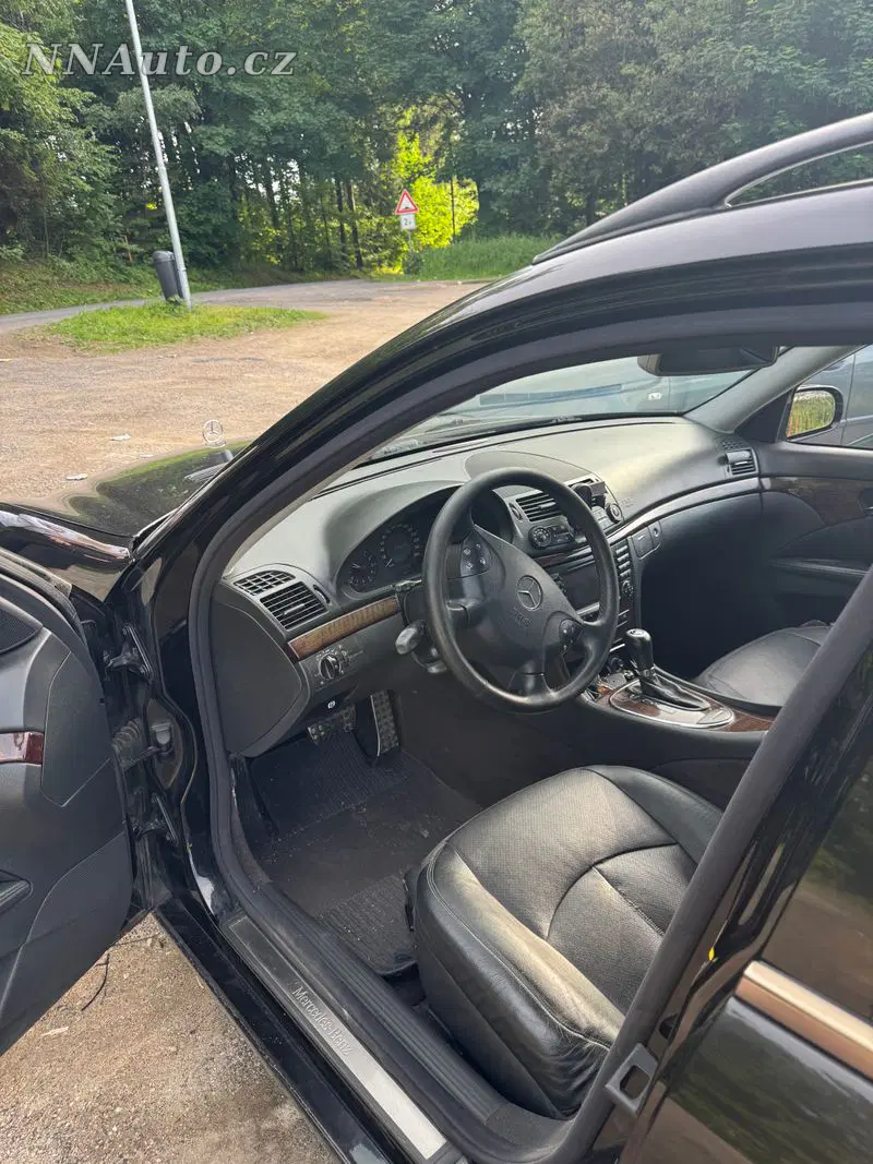 Mercedes-Benz E-Class 2004 – fotografie vozu