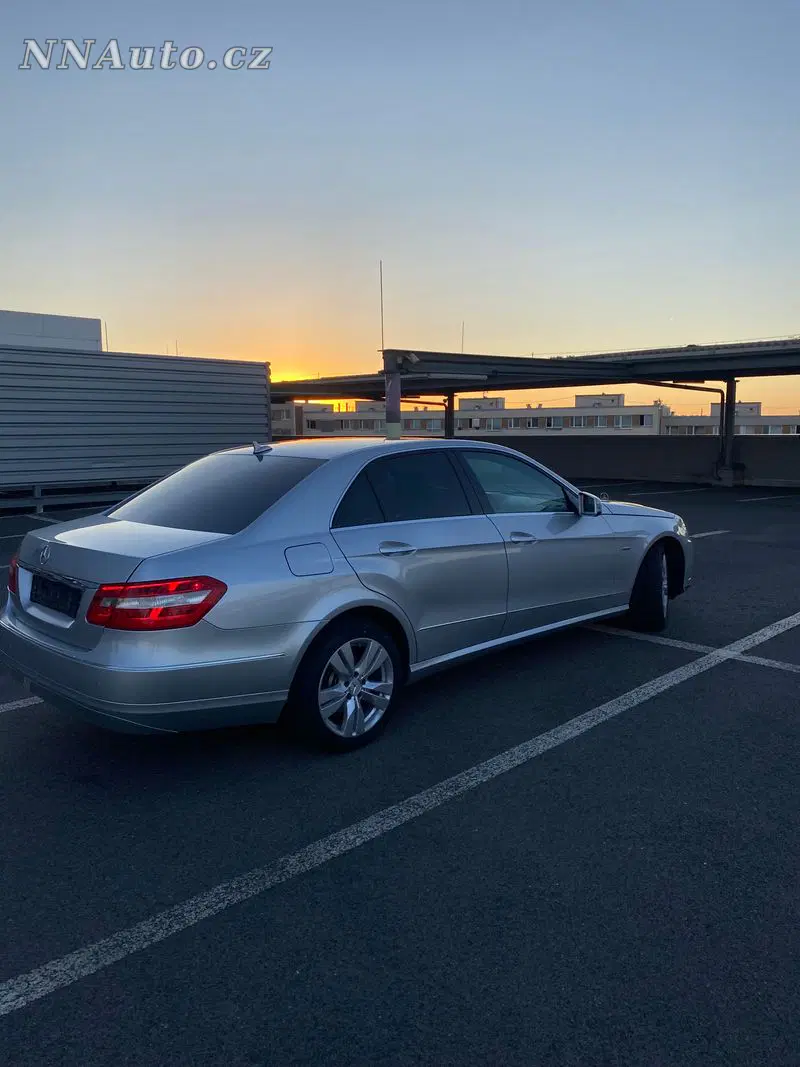 Mercedes-Benz E-Class 2009 – fotografie vozu