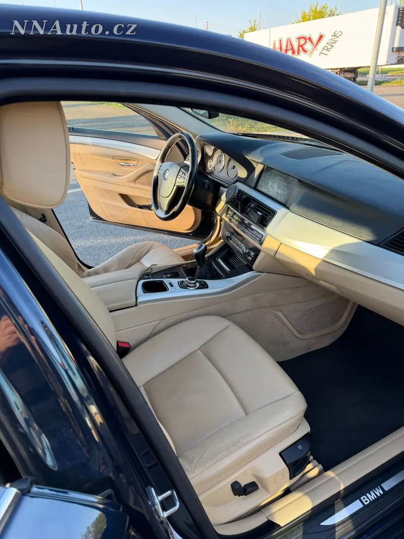 BMW 5 Series 2010 – fotografie vozu