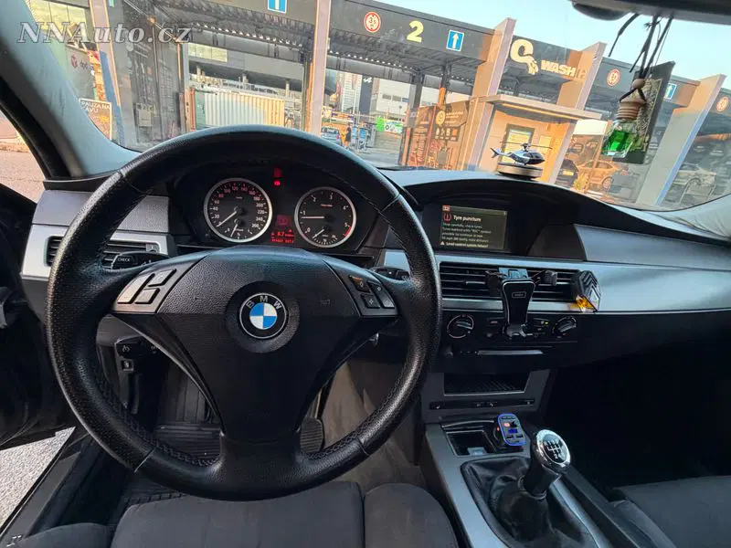 BMW 5 Series 2006 – fotografie vozu