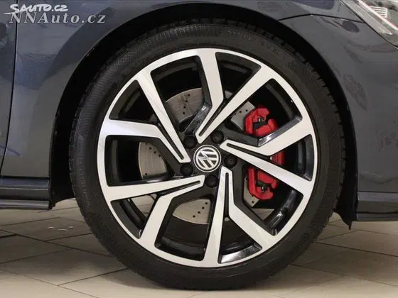 Volkswagen Golf GTI 2018 na prodej – hlavní fotografie