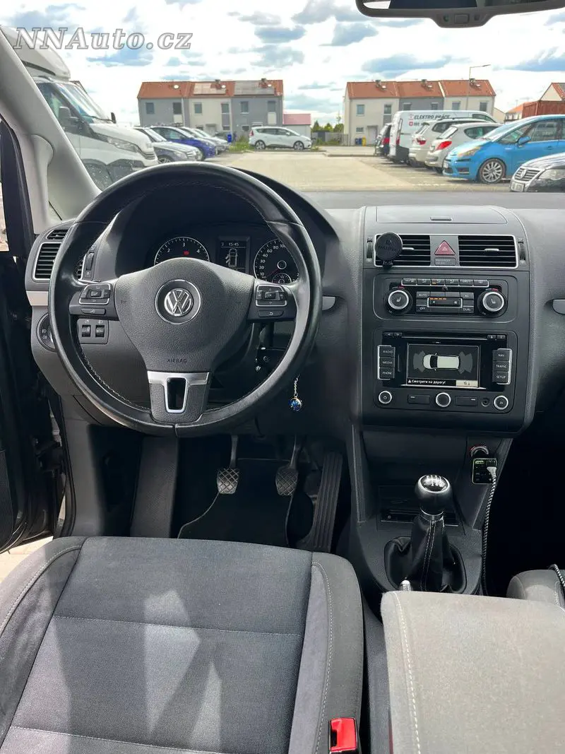 Volkswagen Touran 2012 – fotografie vozu