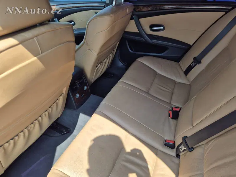 BMW 5 Series 2008 – fotografie vozu
