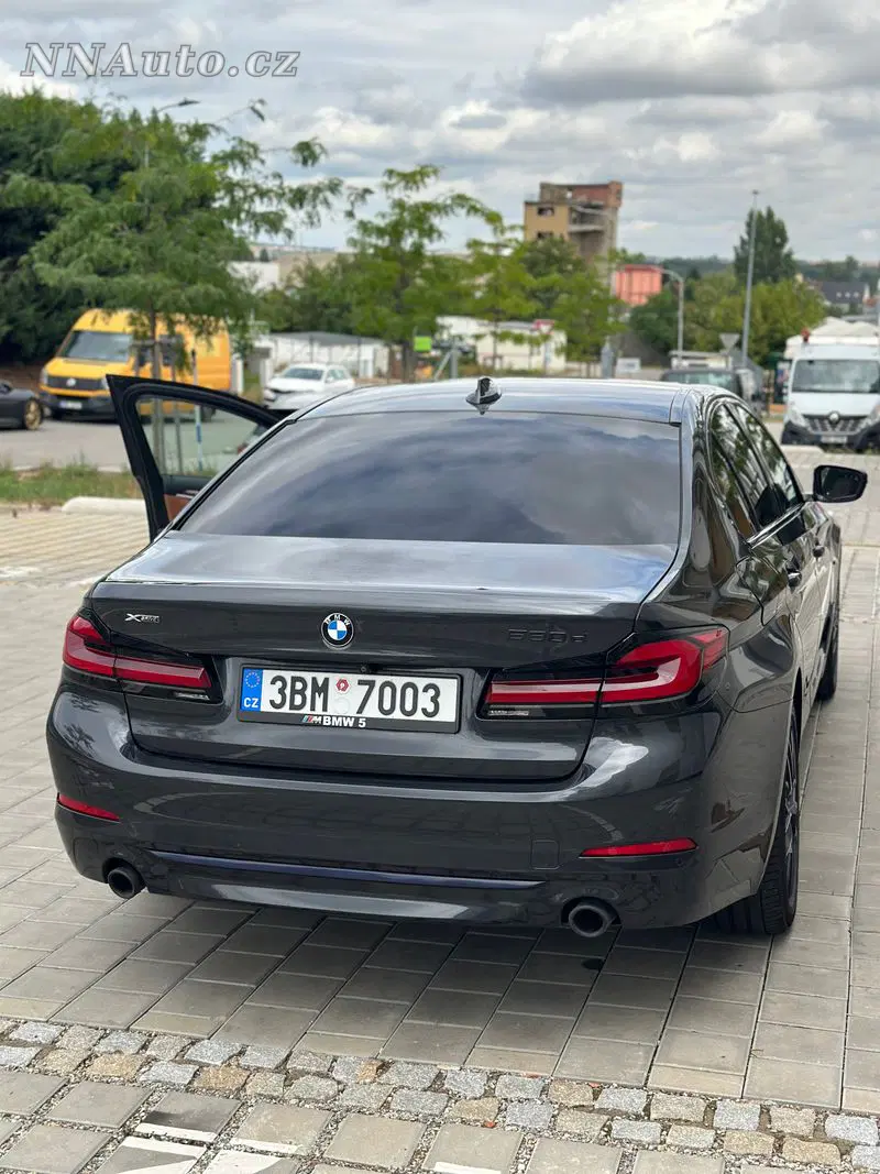 BMW 5 Series 2018 – fotografie vozu